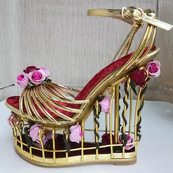  Novo Personalizado de Alta-Definição de Casamento Sapatos de Couro das Mulheres Gaiola Oco Moda do Salto Flor da Intensificação do Sandálias